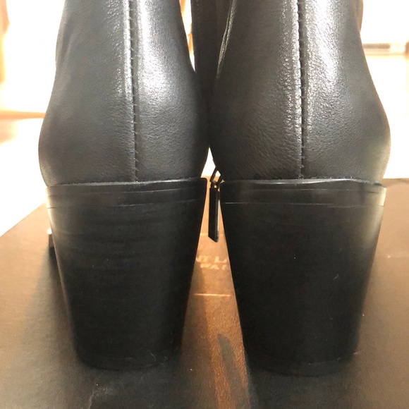 *SOLD* Saint-Laurent Finn leather ankle boots - Picture 4 of 8